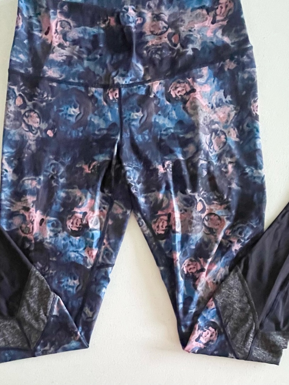 Lululemon Blue Floral Active Leggings